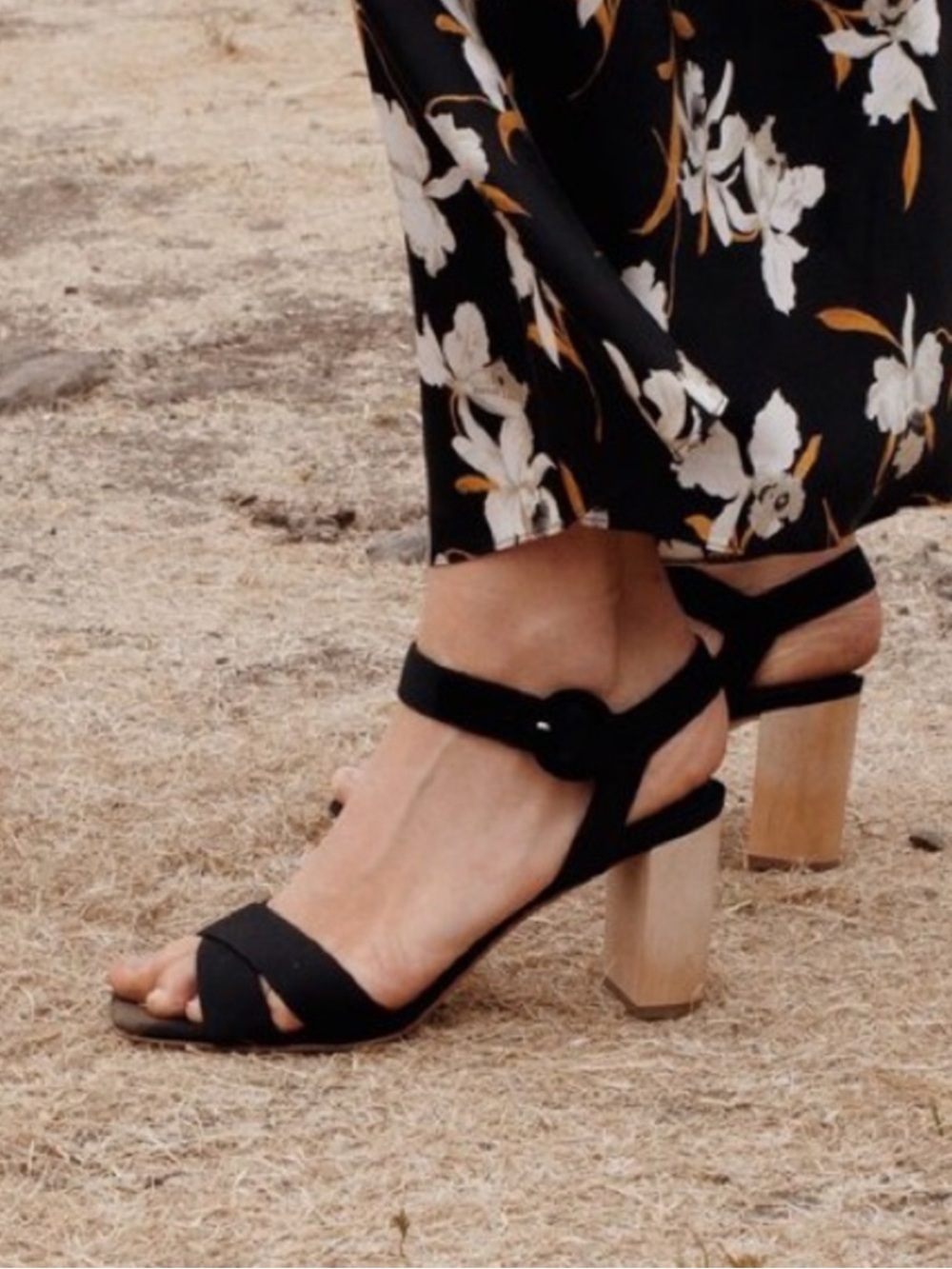 Dôen Agnes Black Grosgrain Wood Heeled Sandals Size 9-10